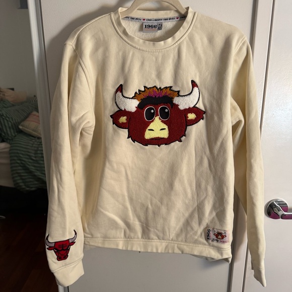 CHICAGO BULLS 1966 OFF WHITE BENNY CREWNECK SWEATSHIRT - Picture 2 of 7